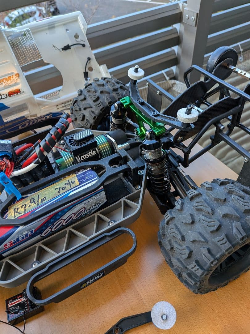 トラクサス SCT 4WD オプションパーツ付き　プロポも付きます。