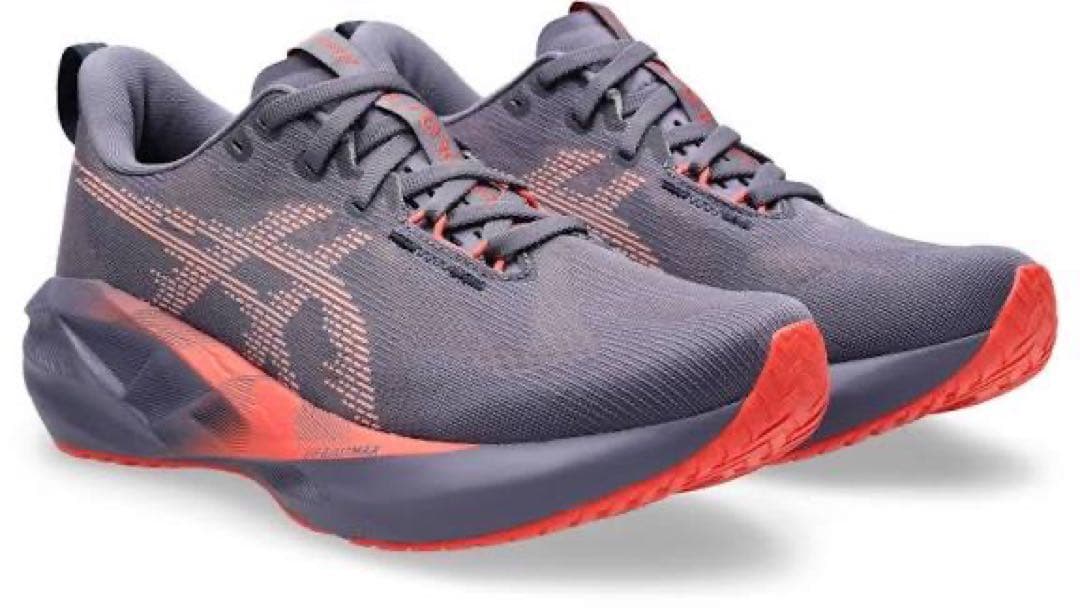 asics アシックス　NOVABLAST 5 25.5cm