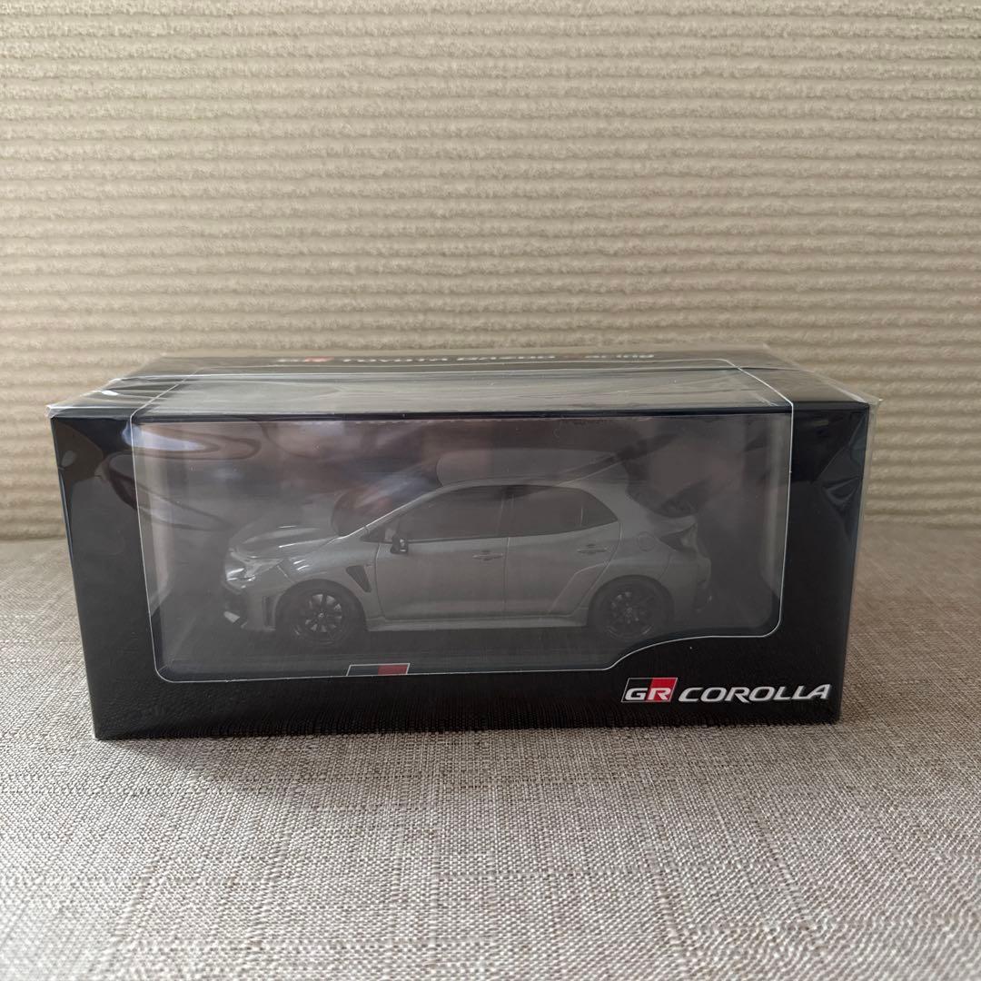2025年モデル GRカローラ　カラーサンプルミニカー　1/30