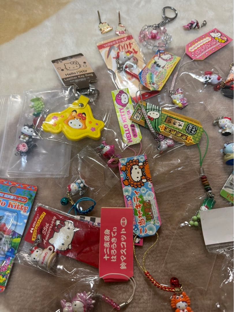 サンリオ ハローキティ 根付け ご当地 ストラップ