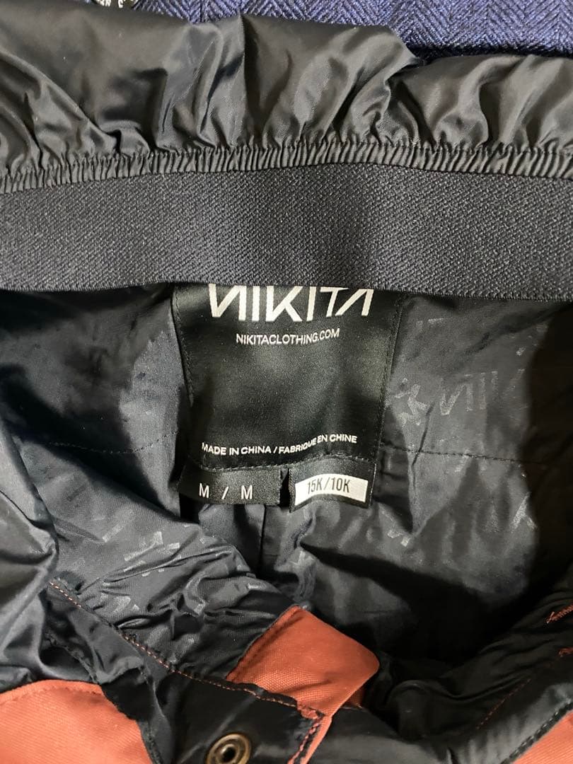 スノーボードウェア　女性用　上下セット　4回使用 SISTA.J/NIKITA