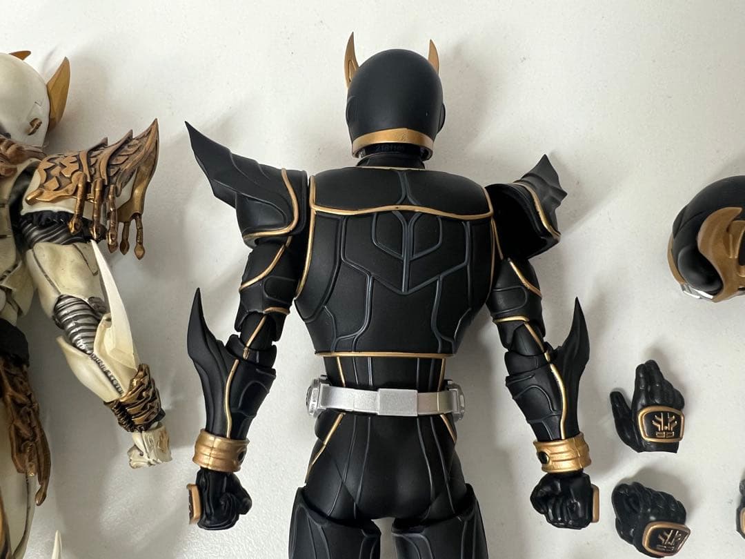 真骨頂 仮面ライダークウガ ン・ダグバ・ゼバ フィギュアーツ