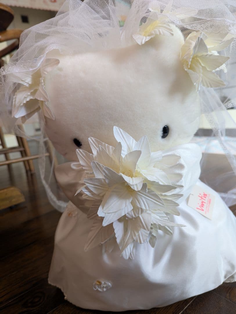 ハローキティウェディングドール　ハローキティルームシューズ　Lucky