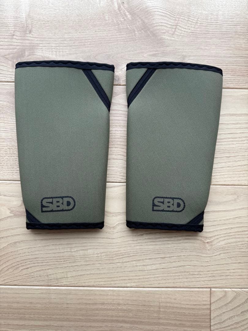 美品 SBDニースリーブ Mサイズ