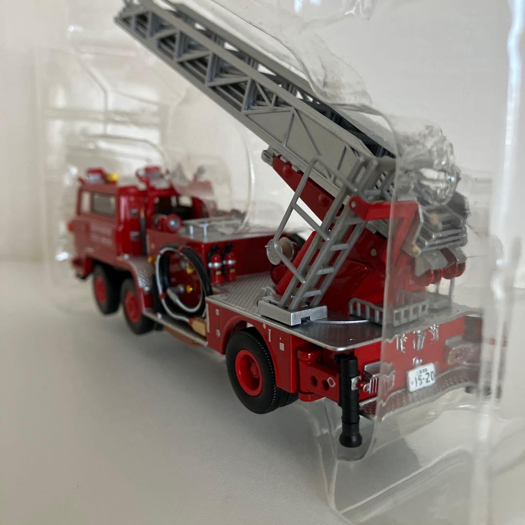 トミカリミテッドヴィンテージ 1/64☆日野はしご付 消防車