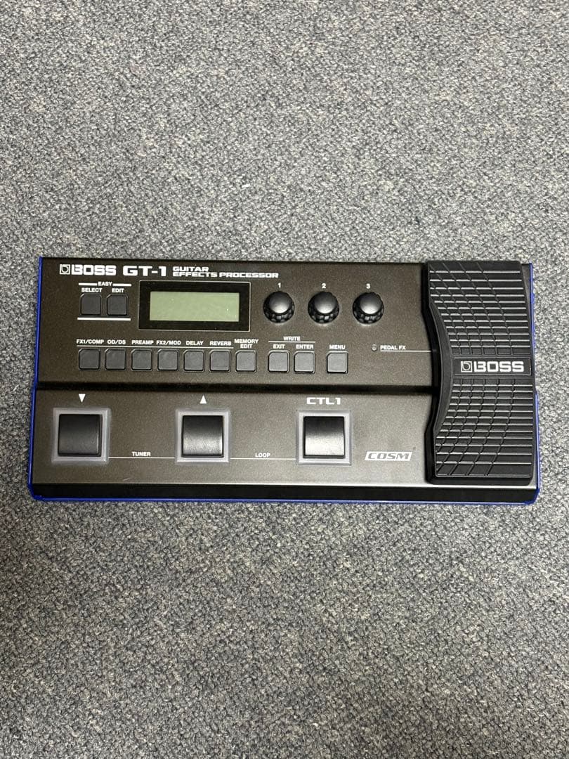 BOSS GT-1 ギターエフェクター 本体とACアダプタ