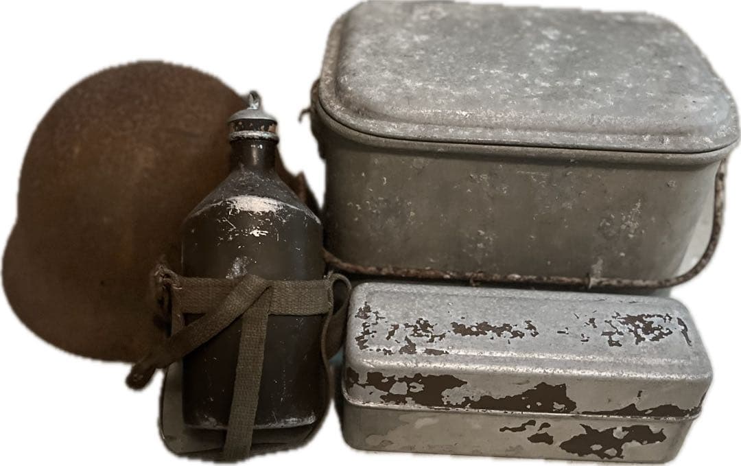 旧日本軍 軍装品 4点まとめセット 鉄帽 飯盒 水筒 弁当箱 当時物 ミリタリー