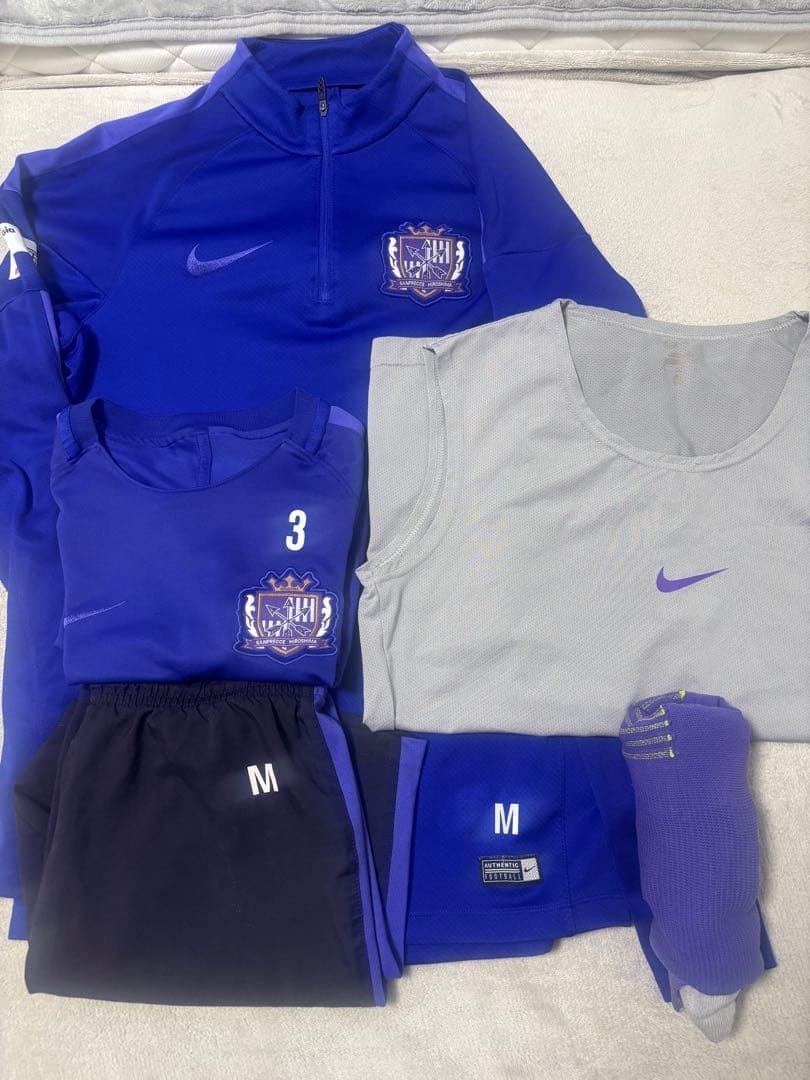サンフレッチェ広島　セットNike トレーニングウェア　選手支給品