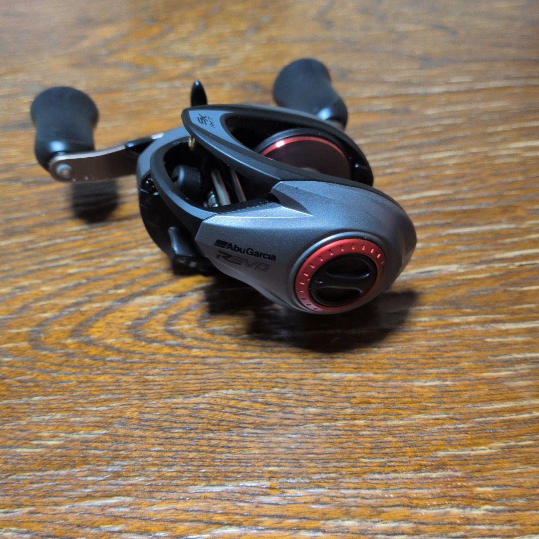 アブガルシア REVO５SX ROCKET　 　ハイギア　ギア比9　(右)