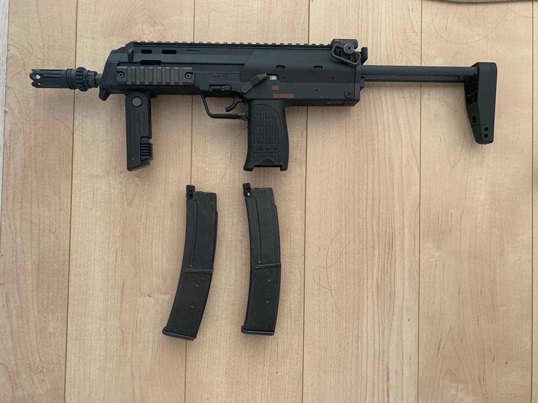 東京マルイ　MP7A1 ガスガン　マガジン2本付き
