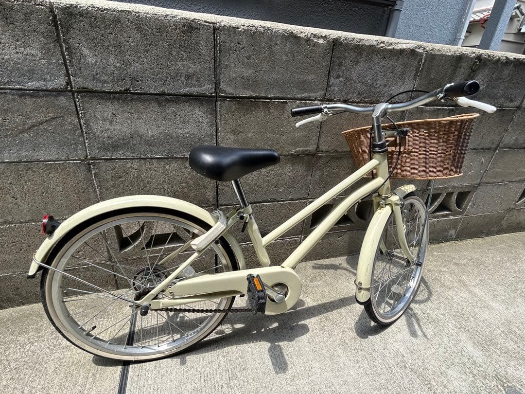 値下げ　引取り限定　アサヒサイクル　女の子　クリーム色 20インチ 前カゴ付き