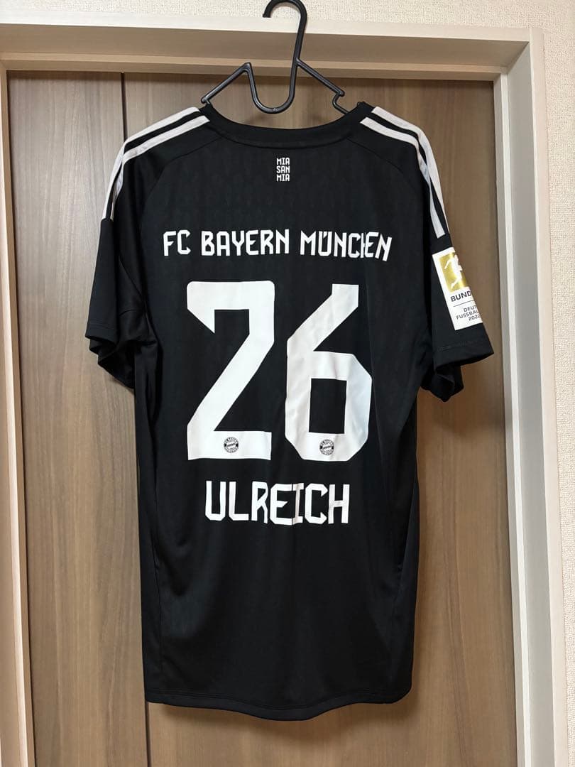 【価格交渉可】FCバイエルンミュンヘン 26 ウルライヒ GKユニフォーム(L)