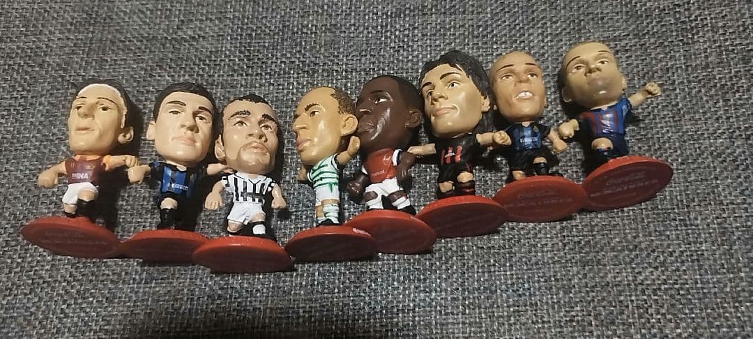 サッカー選手フィギュア 8体
