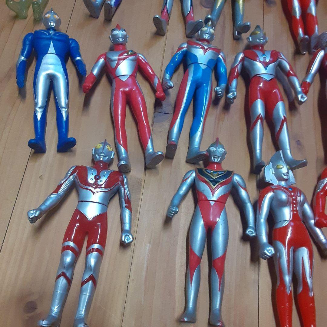 ウルトラマンフィギュアと怪獣フィギュアセット