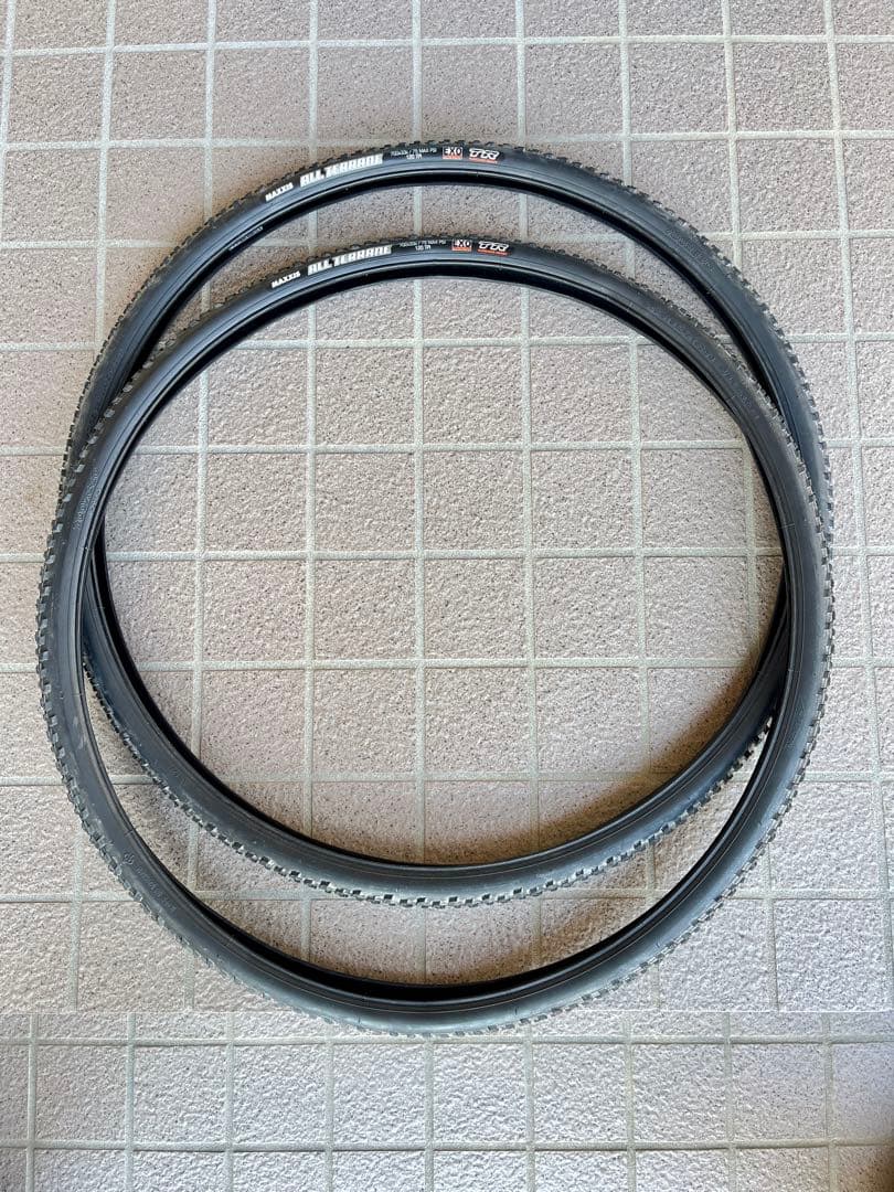 未使用品MAXXIS ALL TERRANE 33C 2本 チューブレスレディ