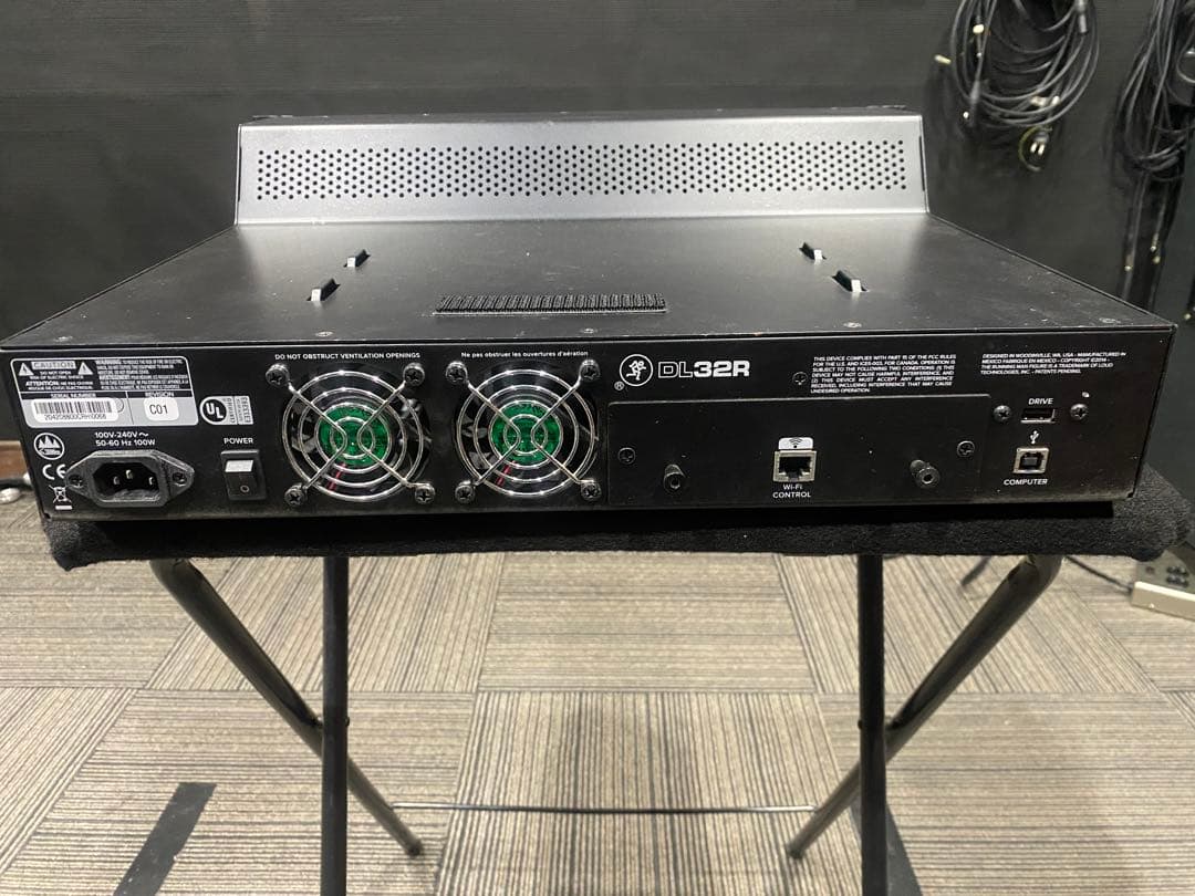 Mackie DL32R デジタルミキサー