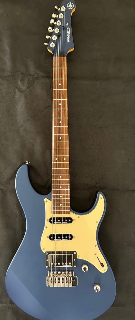 ギター YAMAHA PAC612VIIX