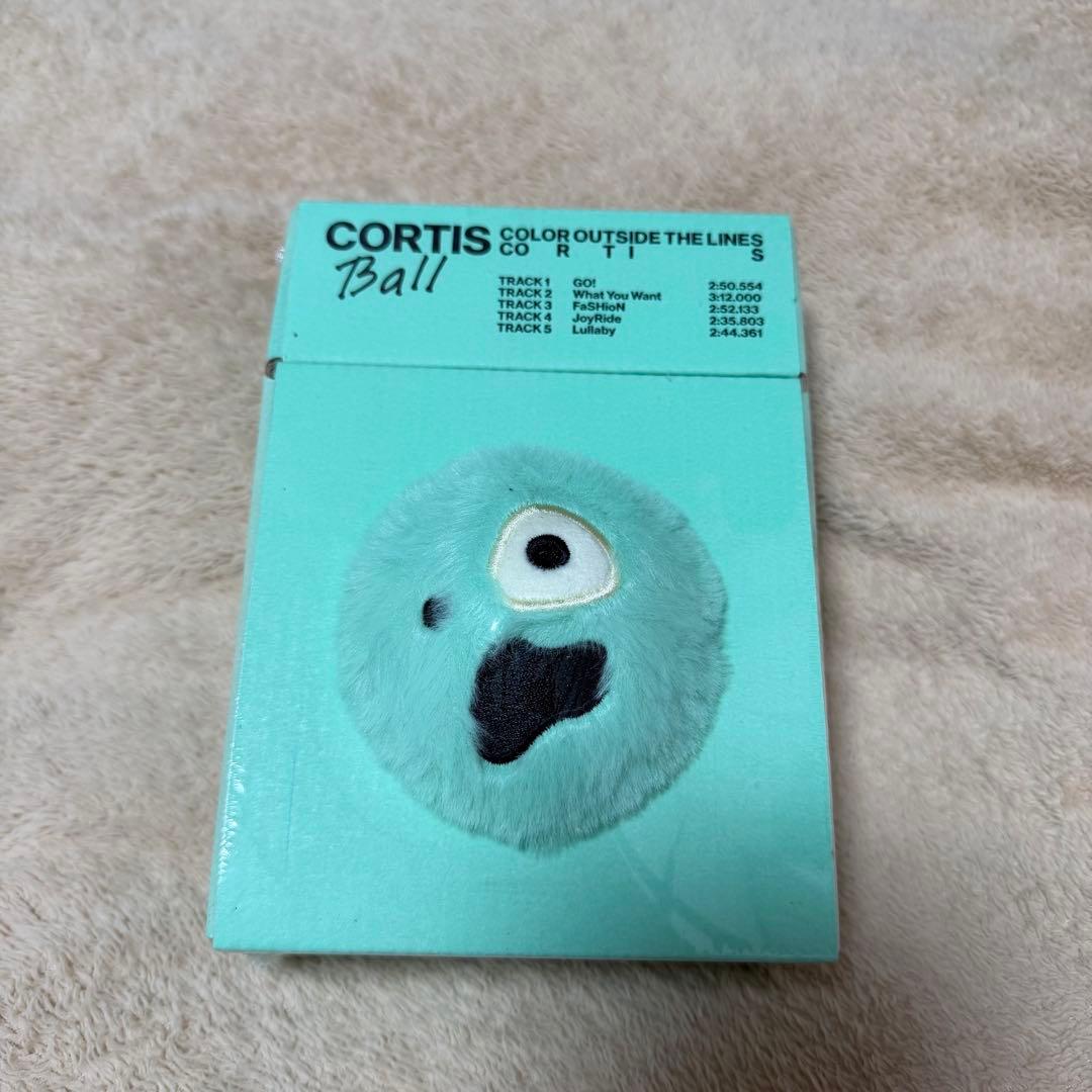 Cortis ボール