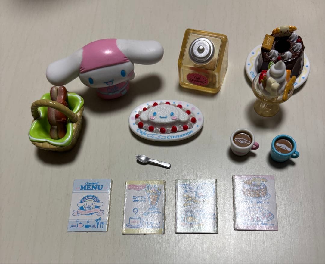 シナモンロール　ミニチュアセット2006