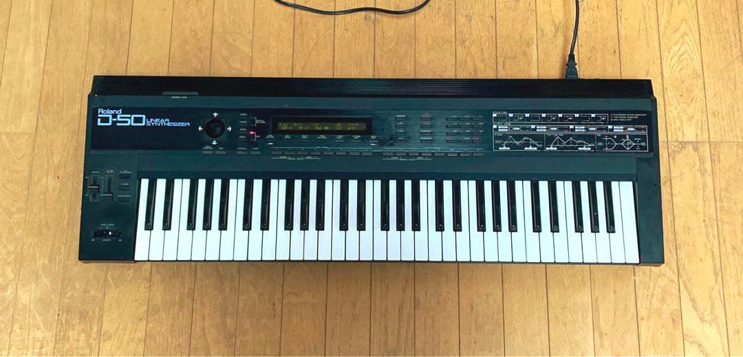 ローランド D-50 シンセサイザー〈内蔵電池切れ〉
