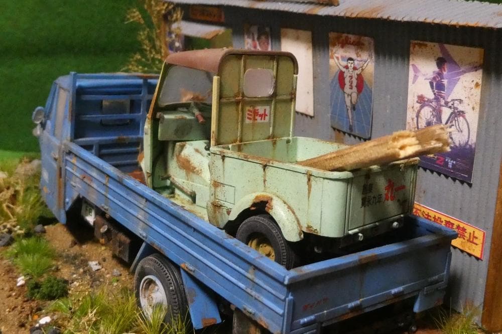 1/32 ダイハツCM10T・ミゼット昭和レトロ風景 ジオラマ完成品 錆汚し加工