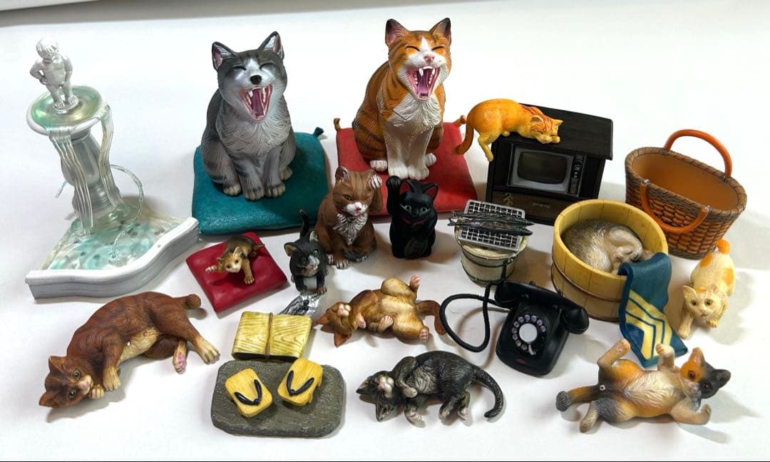 希少 猫 フィギュアと小物セット レア 鑑賞 ガチャ コレクション