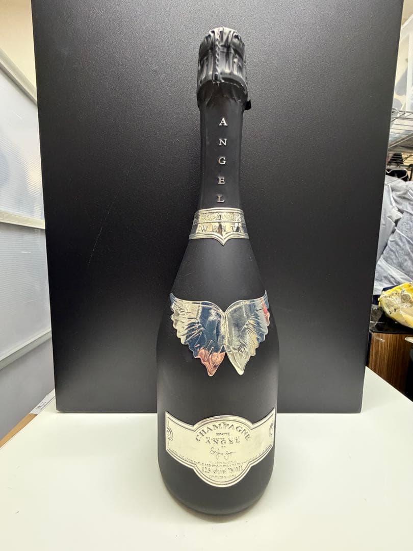 Angel Champagne マットブラックボトル