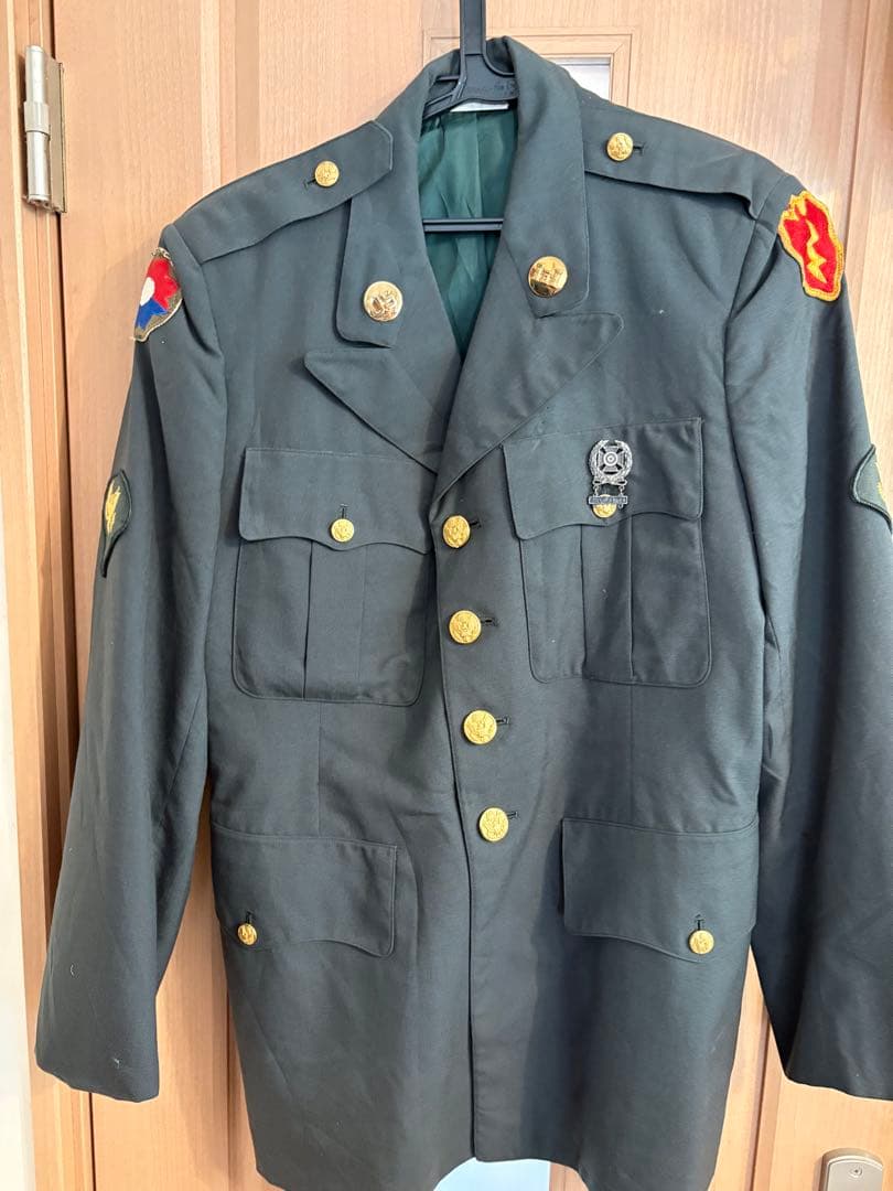 アメリカ陸軍制服、工兵徽章付き