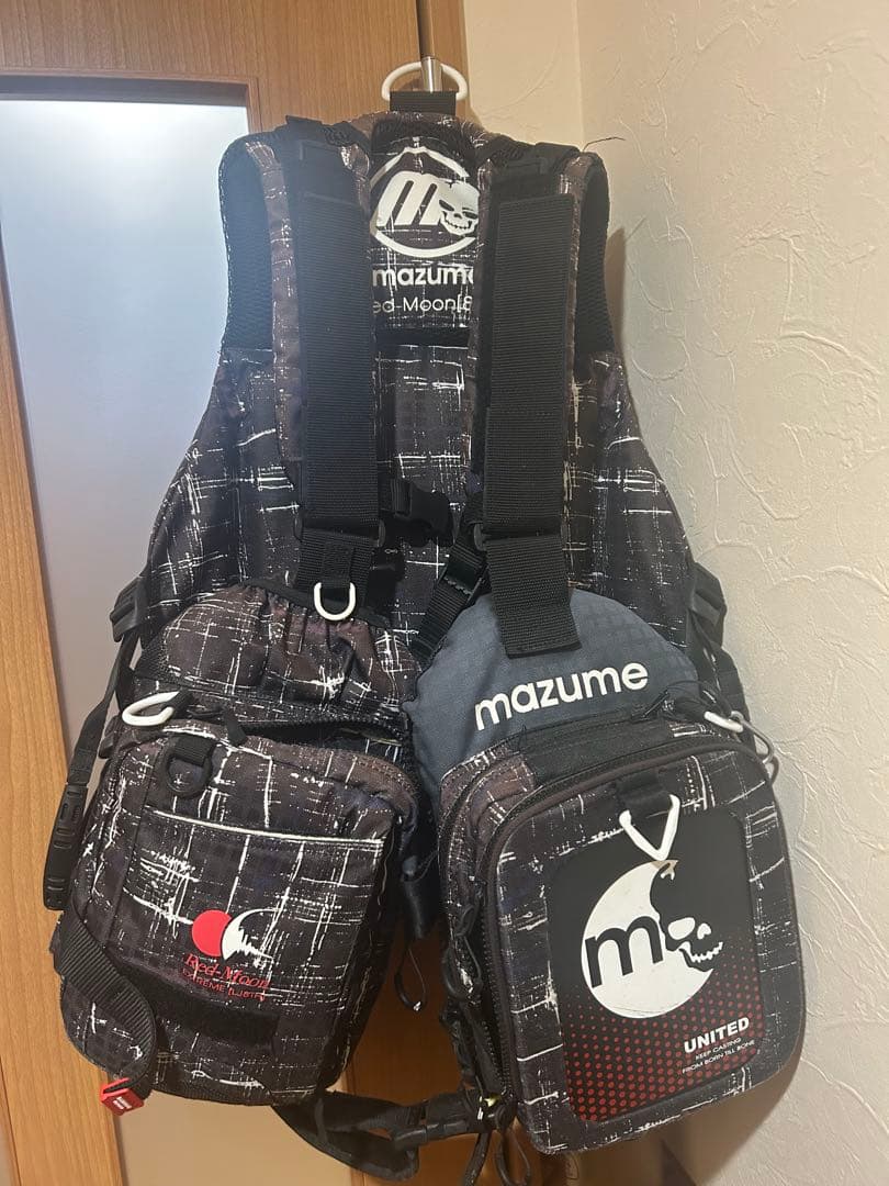 マズメ　mazume レッドムーンライフジャケット
