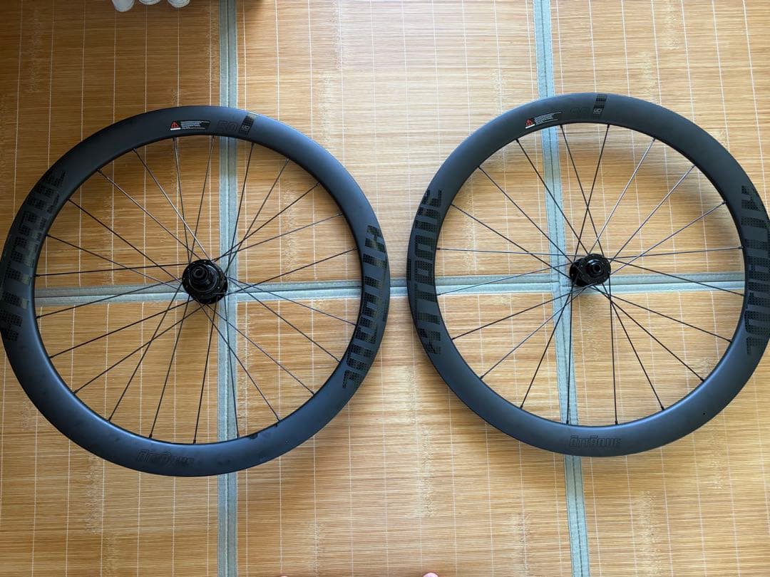 新品:グストGUSTO アタッキ カーボンホイール　50mmハイト