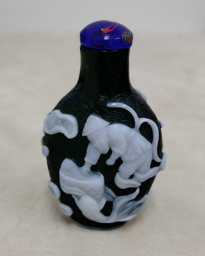 【最終お値引きです】美品　珍品　 古美術品　鼻煙壺 　骨董品 　ガラス 中国物
