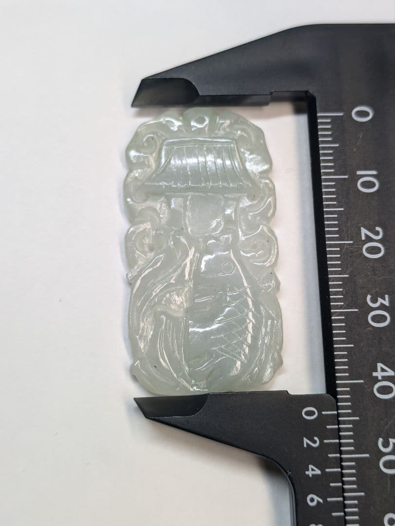 翡翠　ペンダントトップ　骨董　古玩　水晶　お守り　御守り　彫刻　玉石