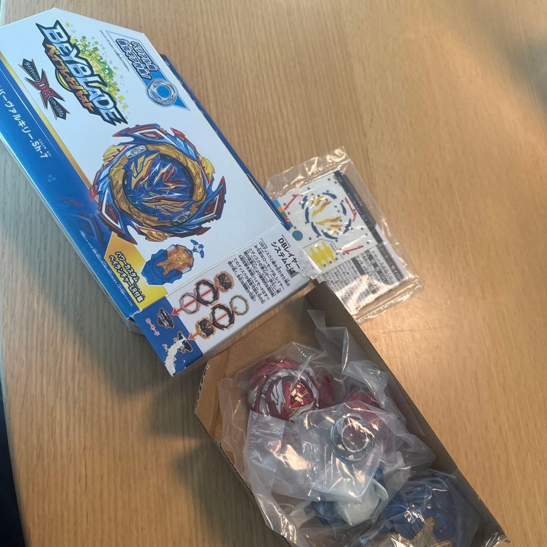 Beyblade セイバーヴァルキリー Sh-7 色違い　赤