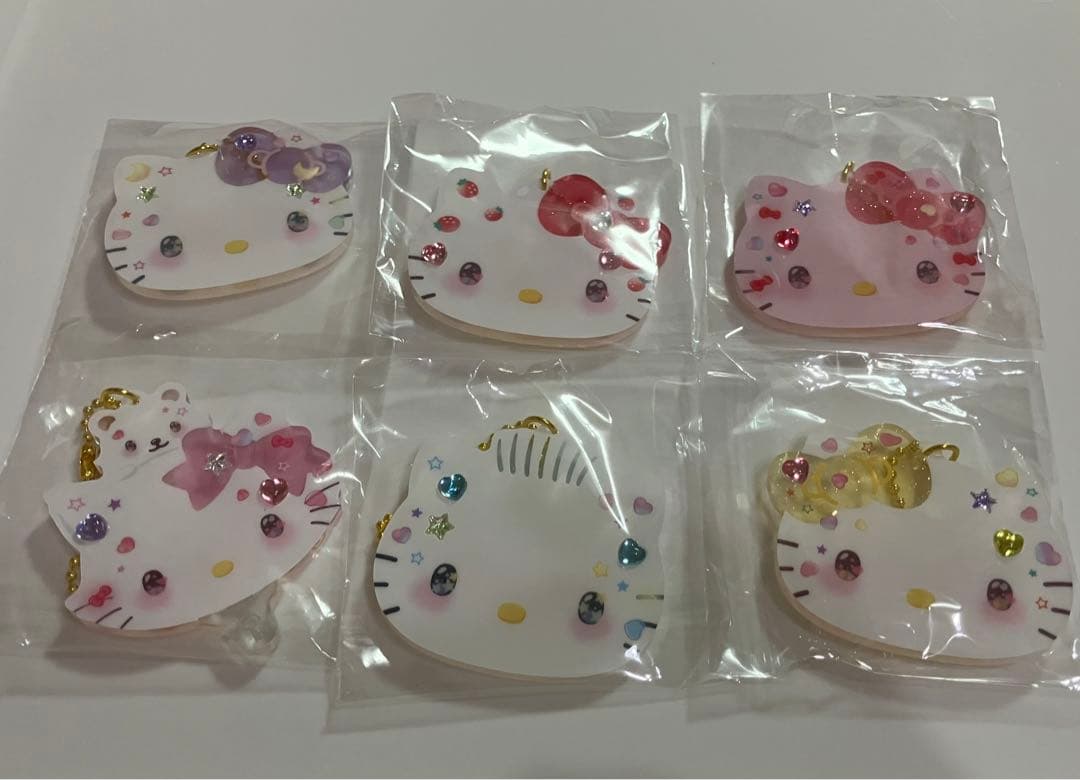 サンリオ　ハローキティ50th Anniversaryアクリルチャーム♡
