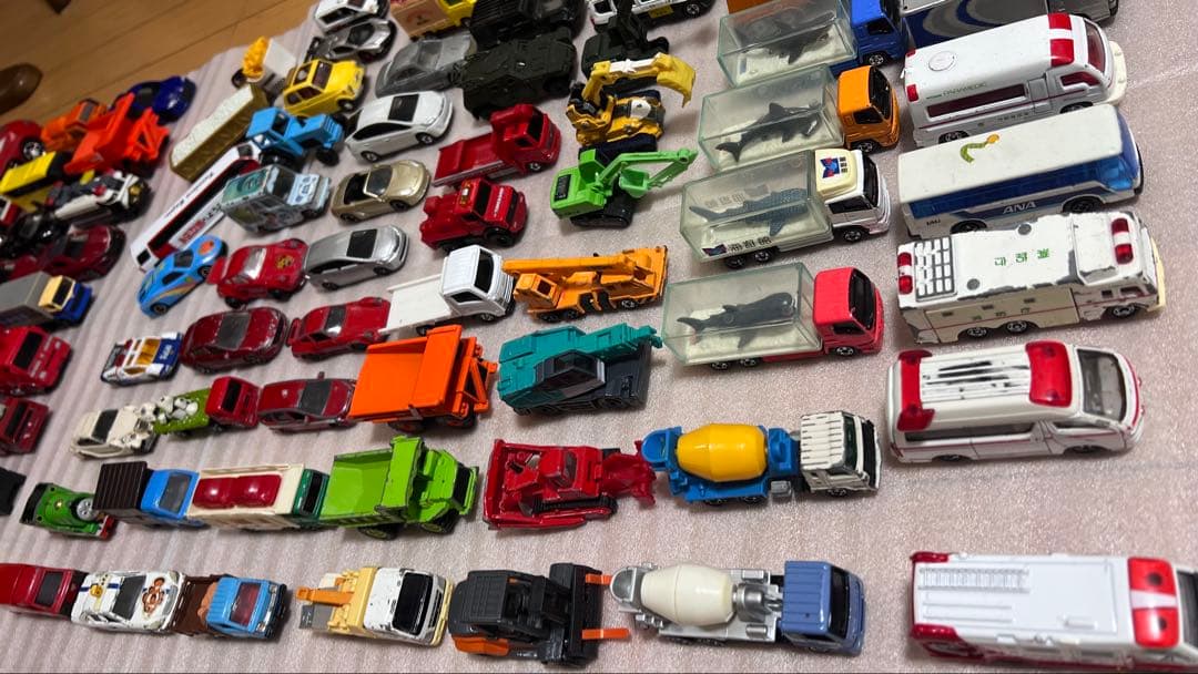 限定品有り　TOMICA トミカ66台　おまけ付き　まとめ売り