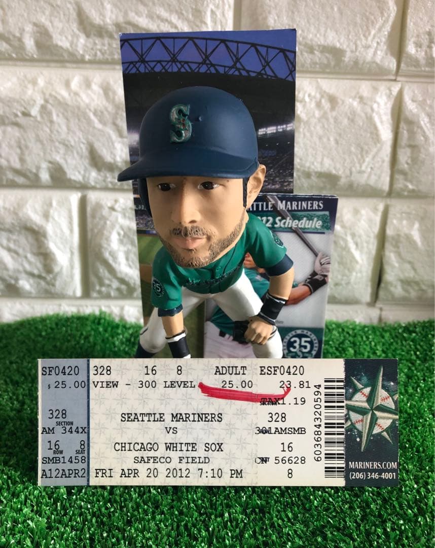 MLB 2012 イチロー BOBBLEHEAD 試合チケット付き