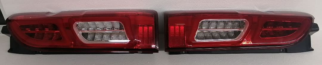ハイエース200系 LEDリアライト 左右セット