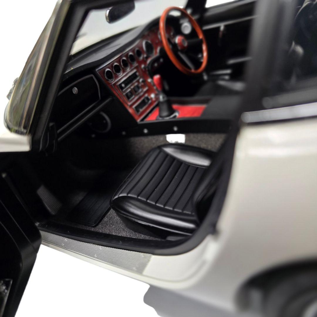デアゴスティーニ トヨタ2000GT 1/10 スケール 完成品 ジャンク扱い