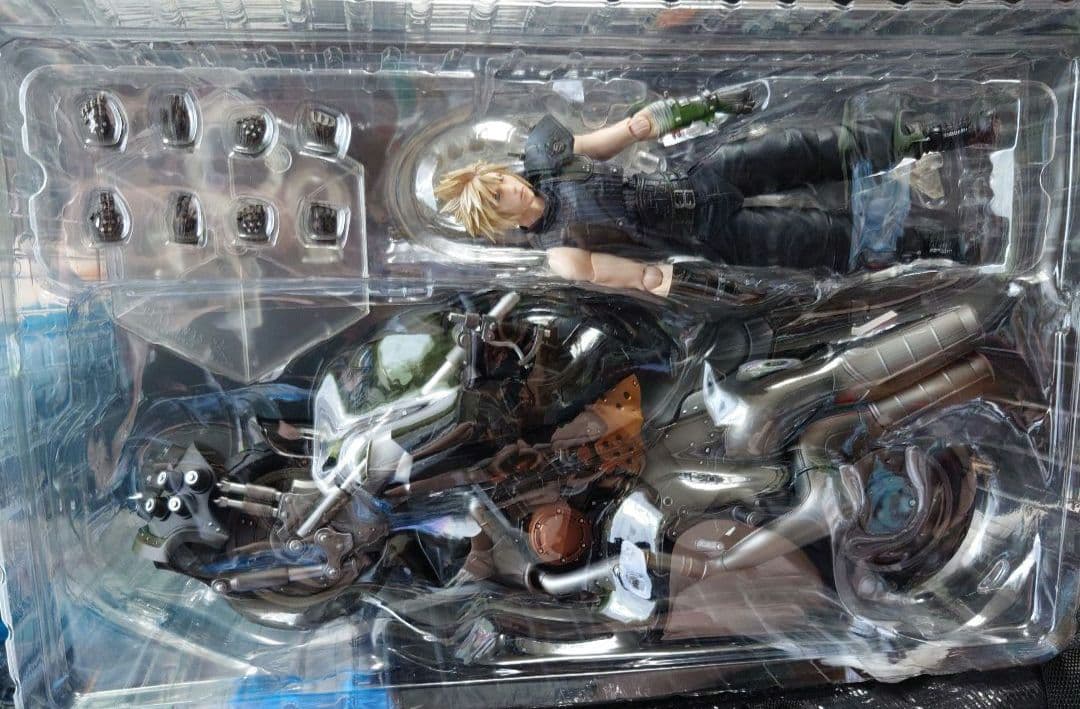 【限定品】FF7 PLAY ARTS改 クラウド・ストライフ＆ハーディ=デイトナ