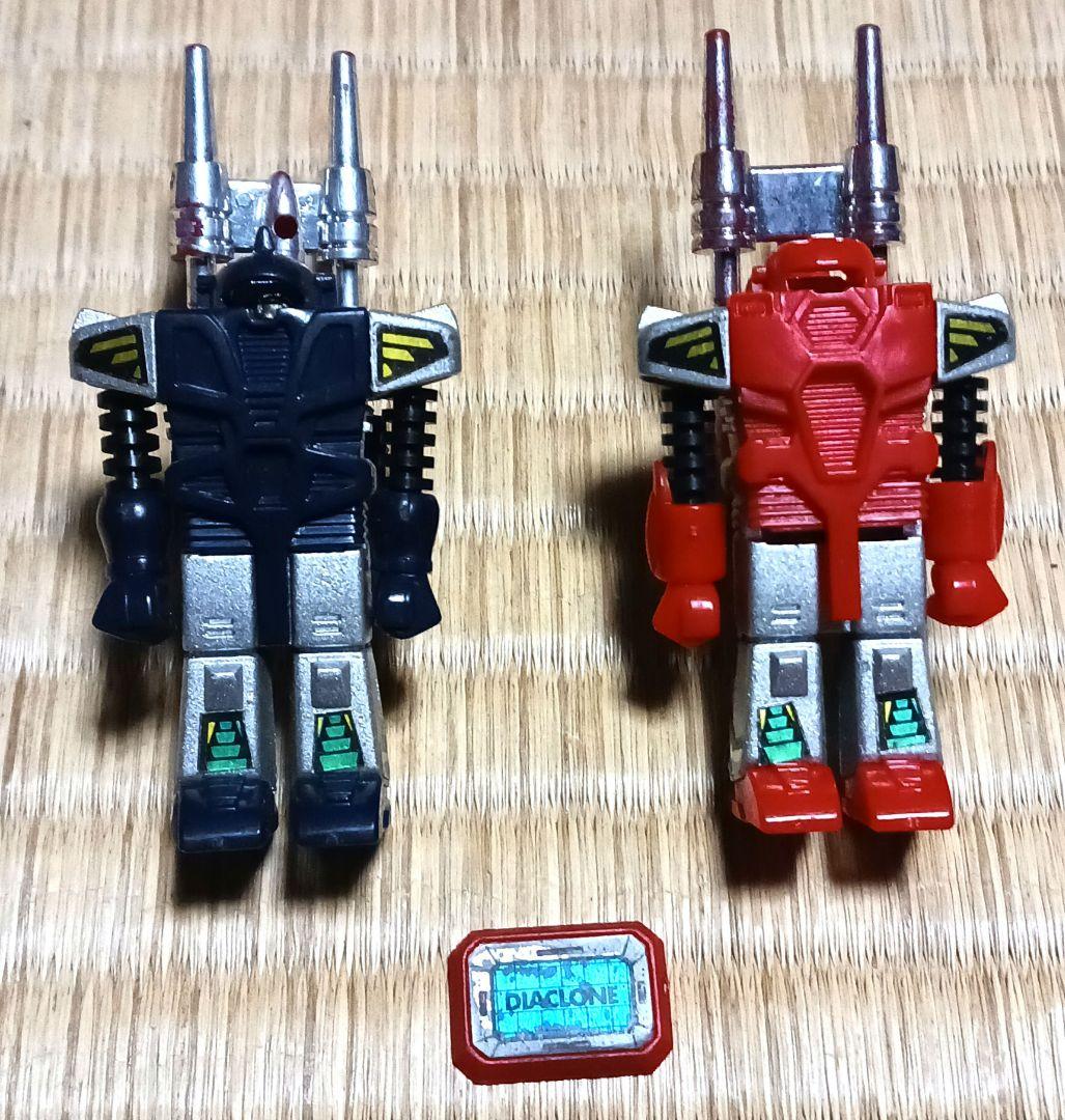 ダイアクロン パワードスーツ 2体 青・赤 隊員・プレート付き