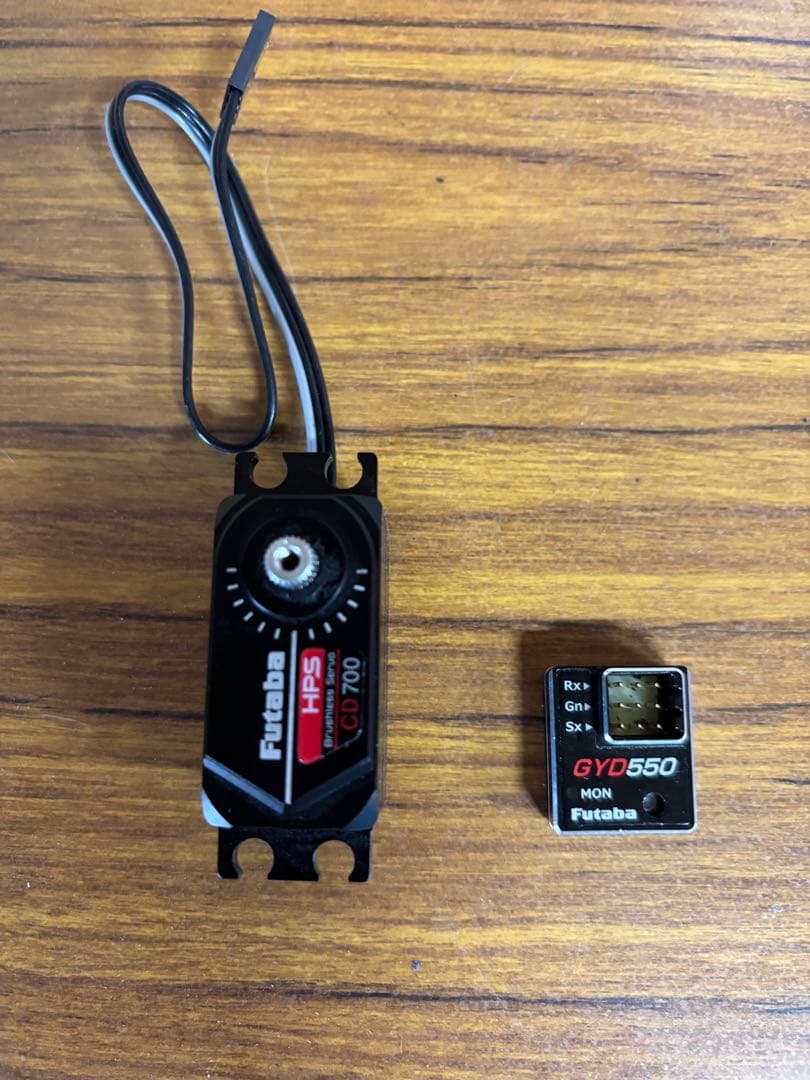 Futaba HPS CD700 サーボ & GYD550 ジャイロ