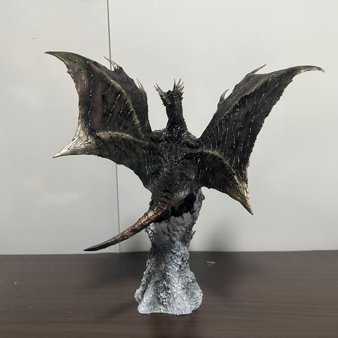 鋼龍 クシャルダオラ 復刻版 モンスターハンター カプコン クリエイターズモデル