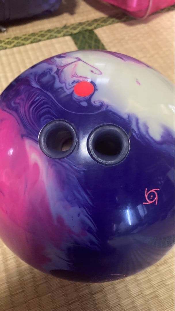 ION MAX ボウリングボール ピンク紫 15ポンド