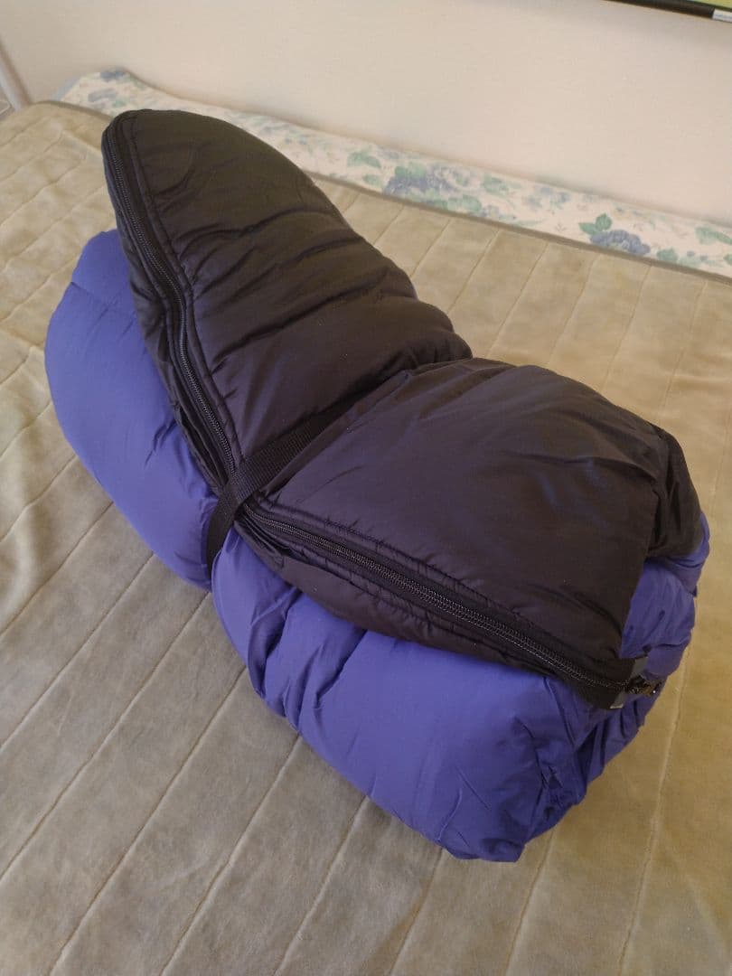 中古②　 イスカ ISUKA Trek1000 シュラフ
