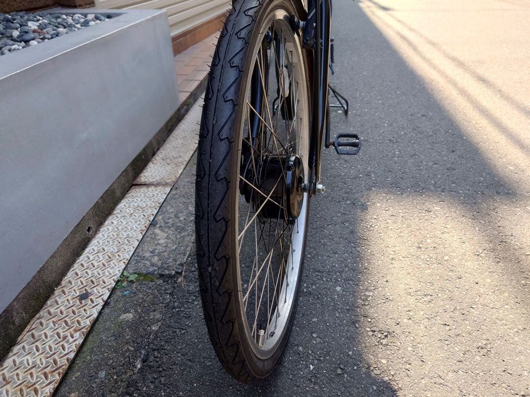 大阪府　ブリヂストン　黒の電動アシスト自転車　バッテリーB400