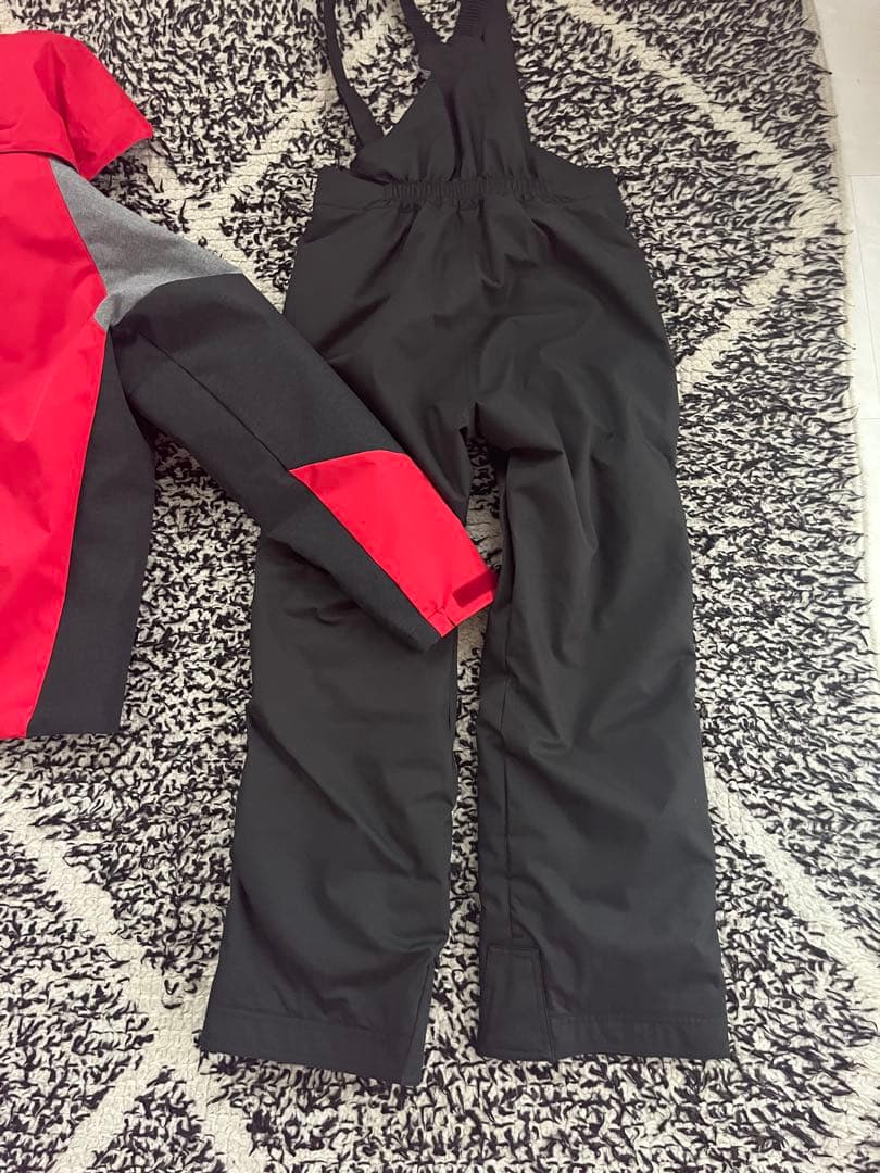 美品　DESCENTE 150センチ スキーウェア 上下セット　キッズ