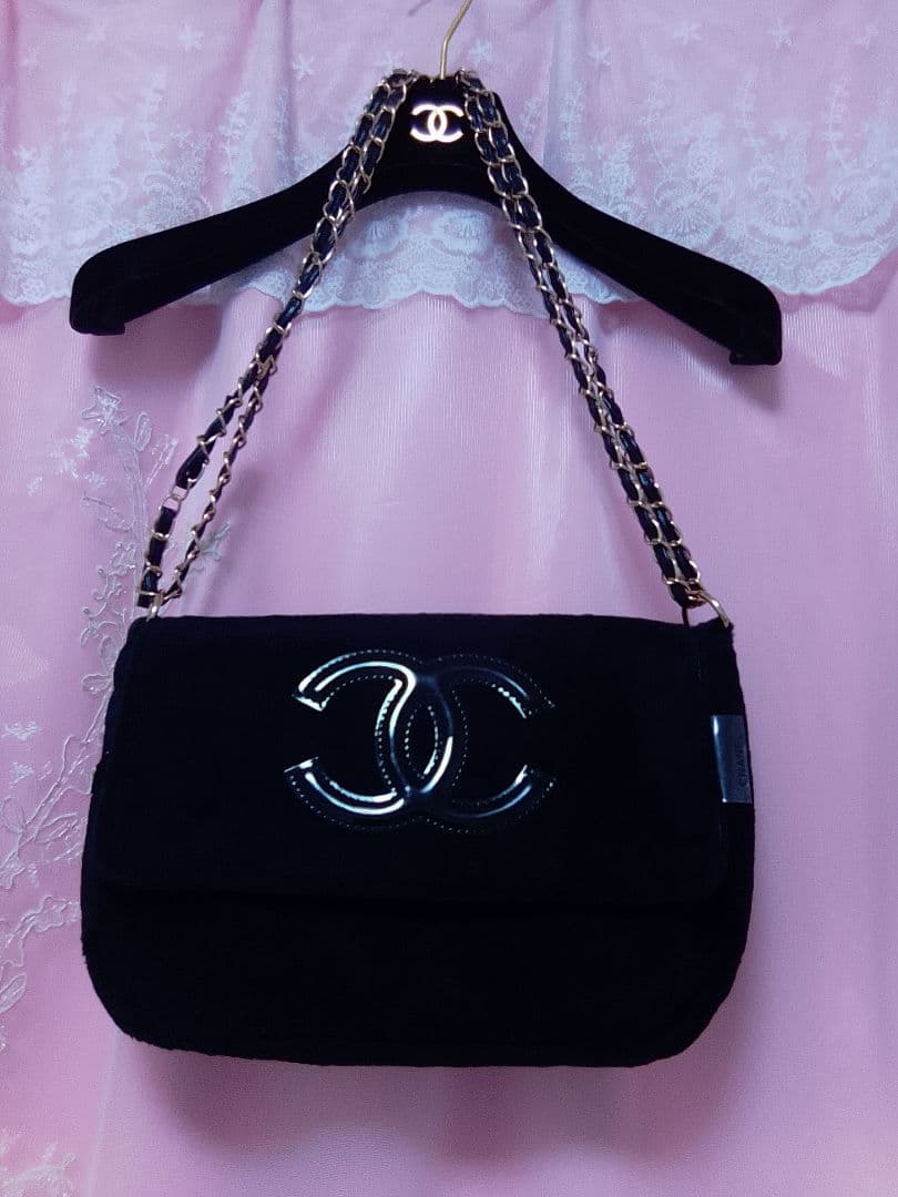 CHANEL ノベルティ ブラックショルダーバッグ ブラックロゴ付き