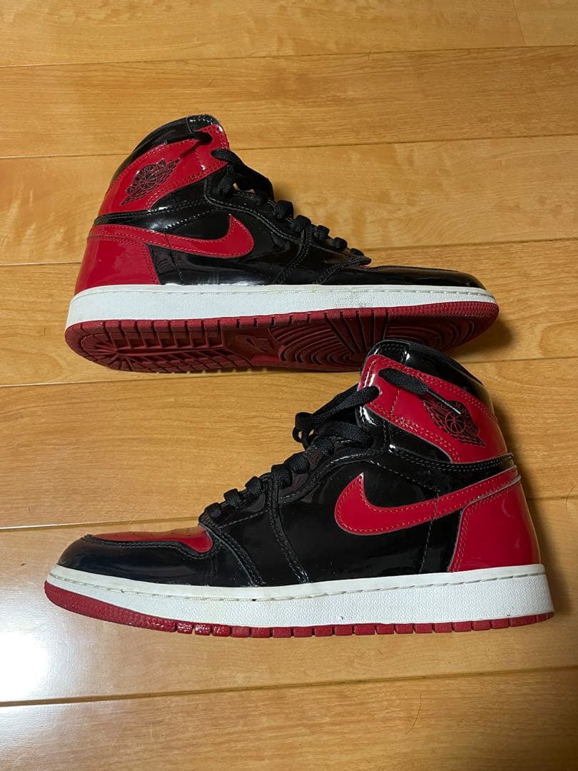パテントブレッド　Nike Air Jordan 1 赤黒