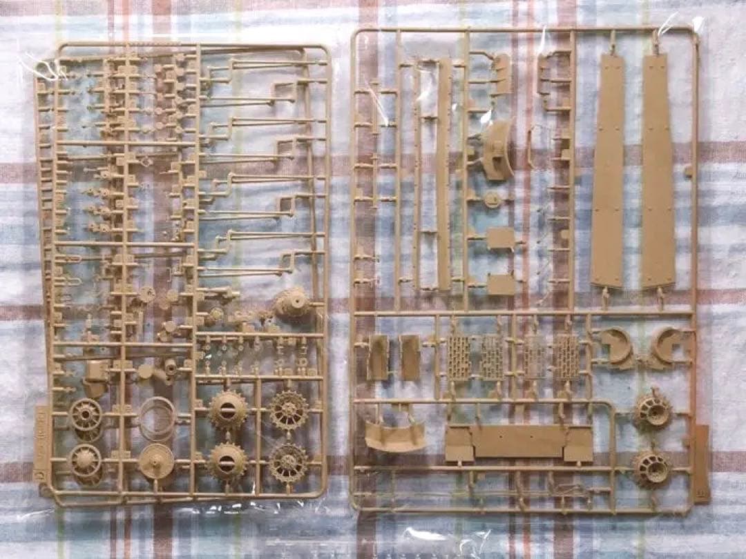 ライフィールドモデル 1/35 タイガーI 極初期型 北アフリカ w/連結履帯