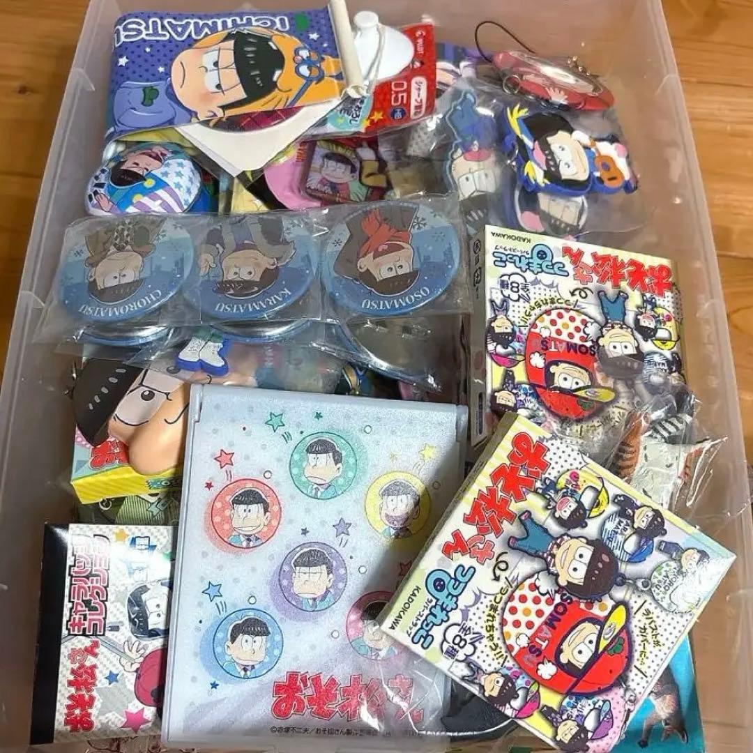 アニメグッズまとめ 美品　缶バッジ ストラップ ほぼ おそ松さん 即購入〇